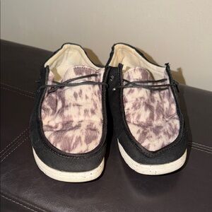Hey Dude Women's Slip-On Shoes in Black and Mauve Tie-Dye